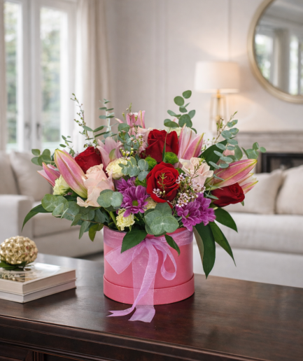 Delicacy - Box of Roses and Daisies